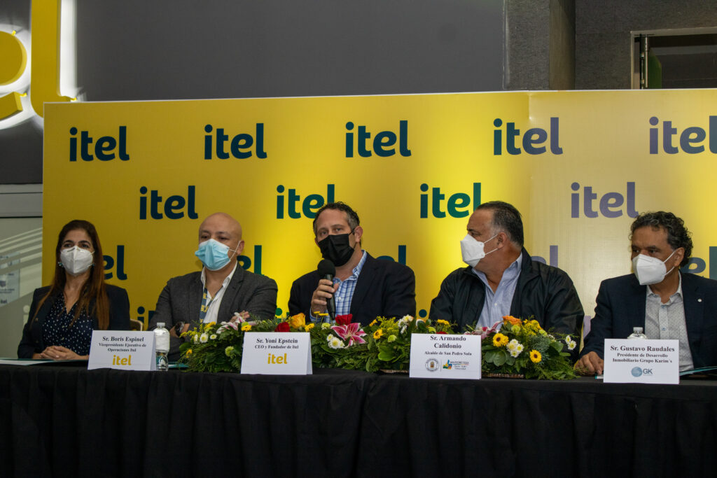itel's Founding Chairman and CEO, Yoni Epstein, heads a panel of local leaders and itel executives, as they announce the opening of their new customer experience center in the Altia Smart City, Honduras.